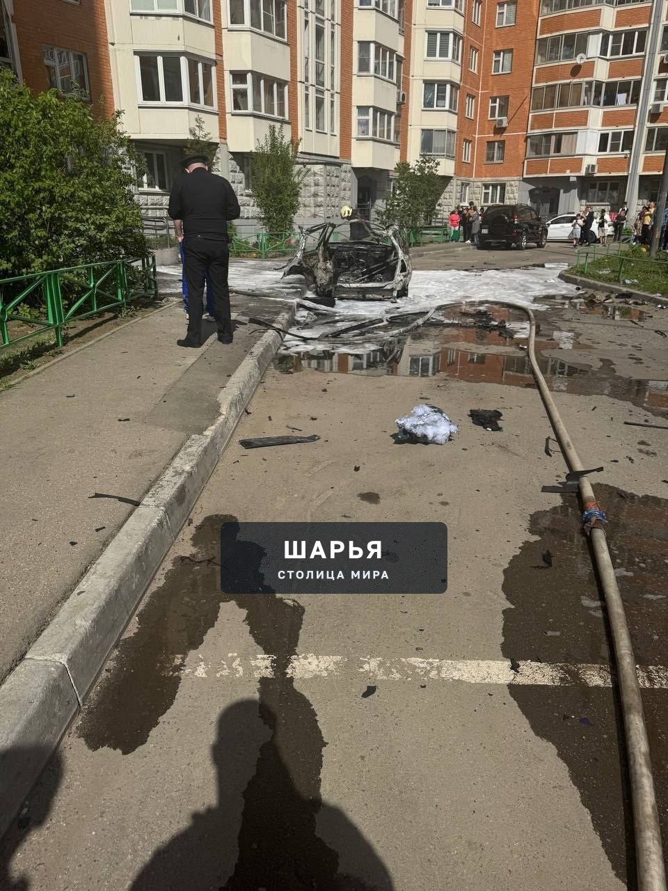 ‼ АВТОМОБИЛЬ ВЗОРВАЛСЯ В МОСКОВСКОЙ ОБЛАСТИ — т/с взорвался прямо во дворе жилого дома… — Шарья — фото 2