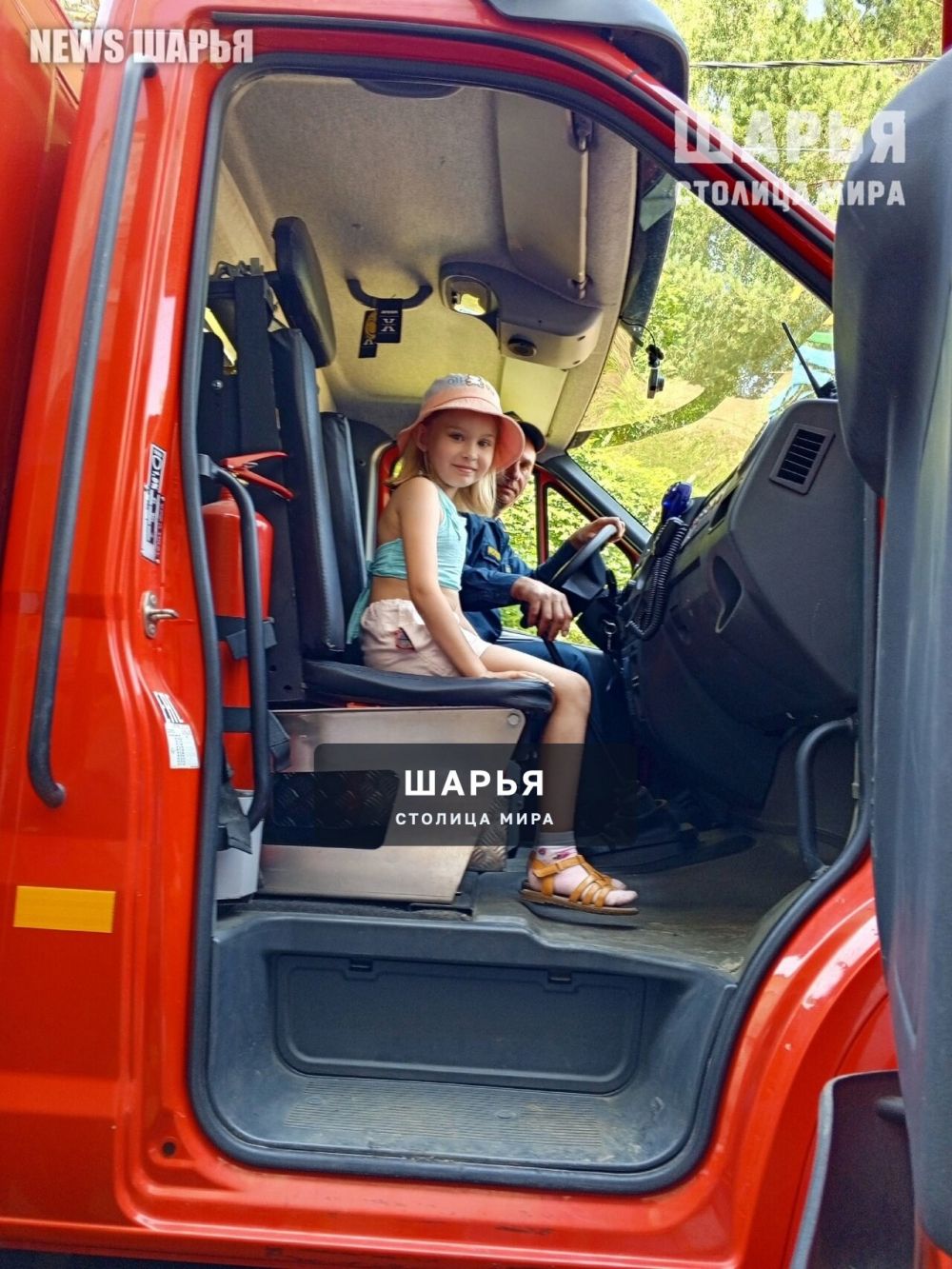 Спасатели-огнеборцы приехали в гости к дошколятам — Шарья — фото 7