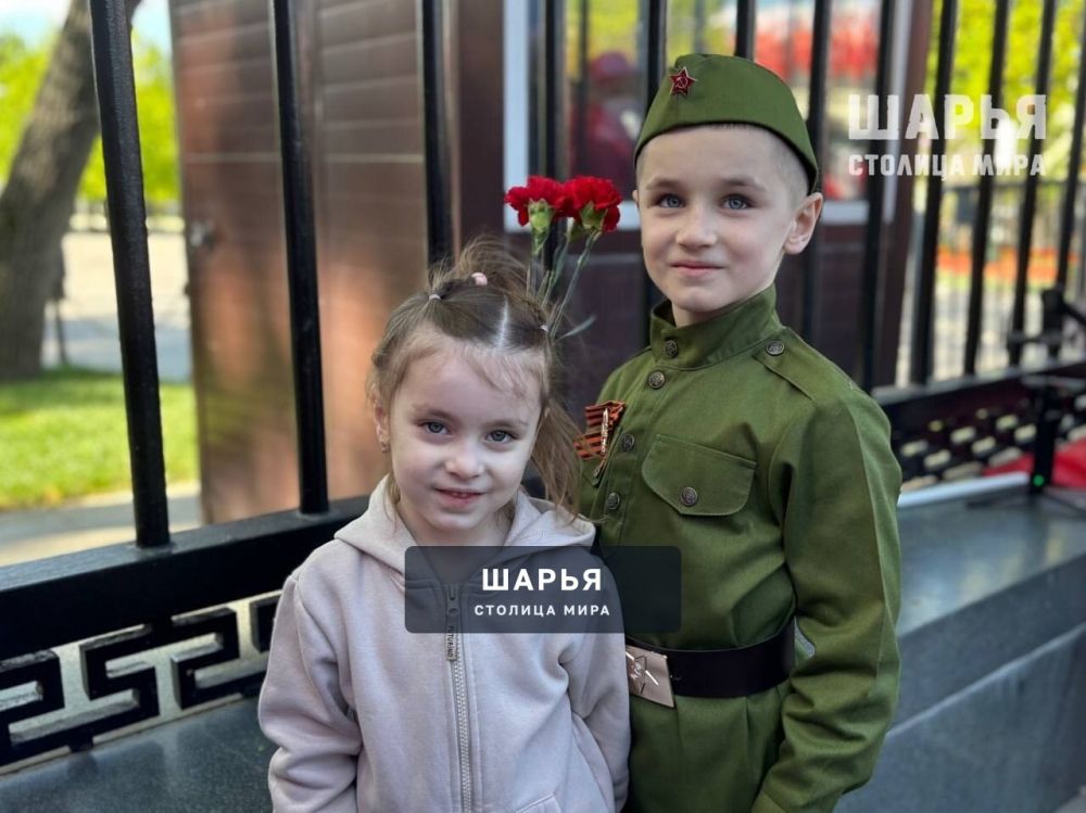 Частица пламени Вечного огня с Могилы Неизвестного Солдата передана делегации Костромской… — Шарья — фото 2