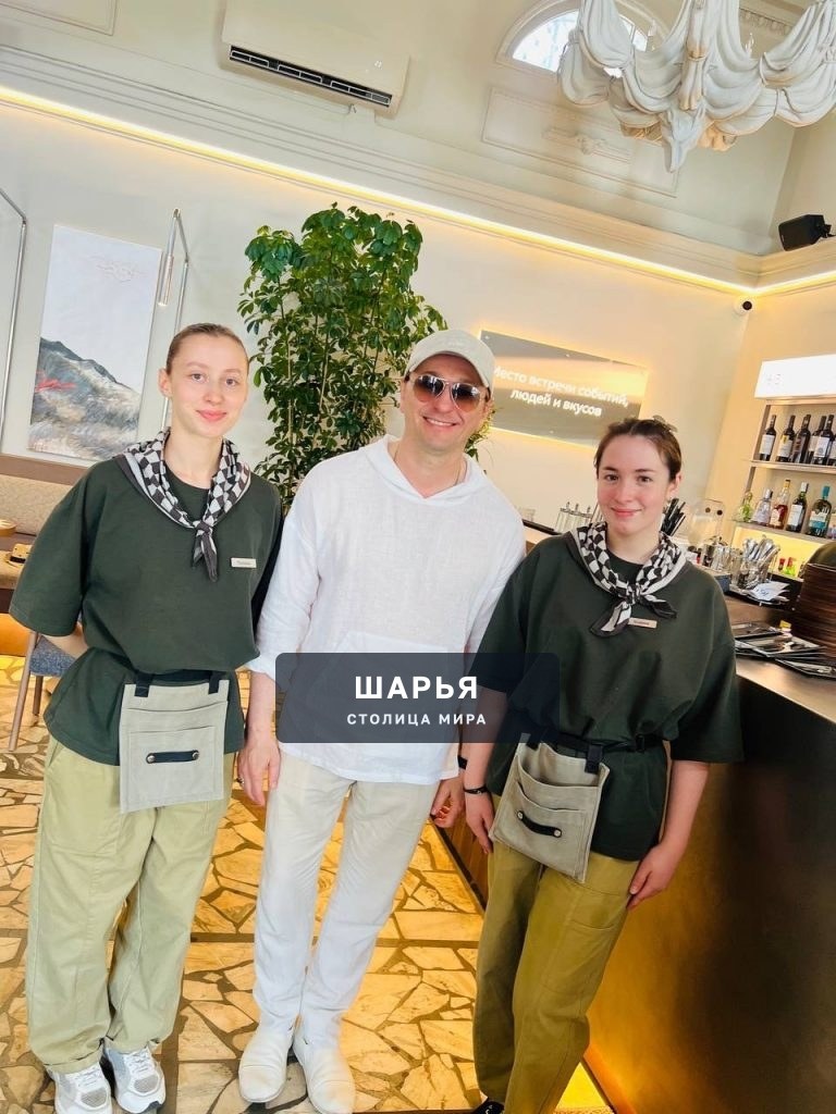 Сергей Безруков, путешествуя с семьей по Волге, посетил Кострому — Шарья