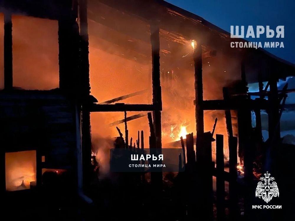Ночью в Шарье сгорел жилой дом — Шарья — фото 2
