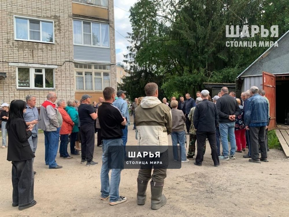 С шарьинцами обсудили предстоящий снос гаражей и кладовок на ул. Юбилейной — Шарья — фото 3