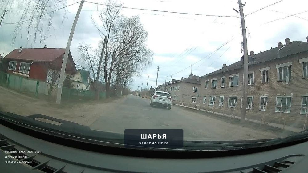 Сегодня ехал за "гостями" города, ехали и выбрасывали в окно весь мусор — Шарья
