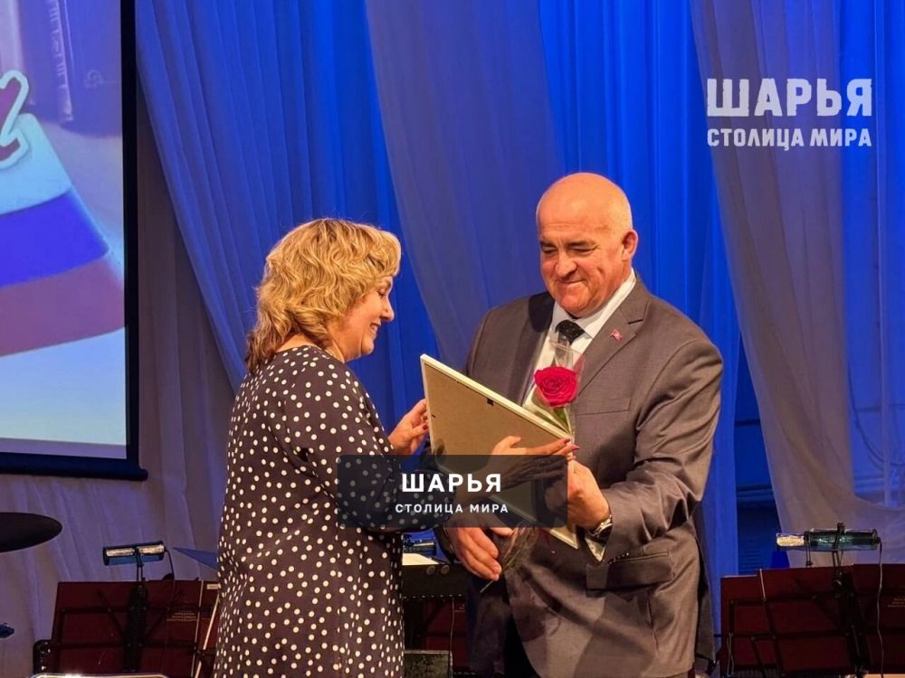 Шарьинским библиотекарям губернатор вречил грамоту и благодарность — Шарья — фото 2