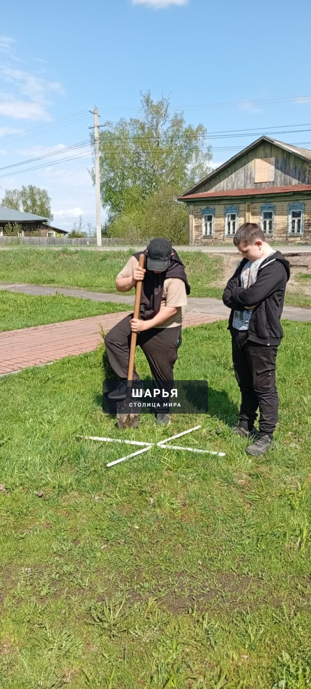 Молодежь Шарьи и Шарьинского района высаживает молодые деревья — Шарья — фото 4