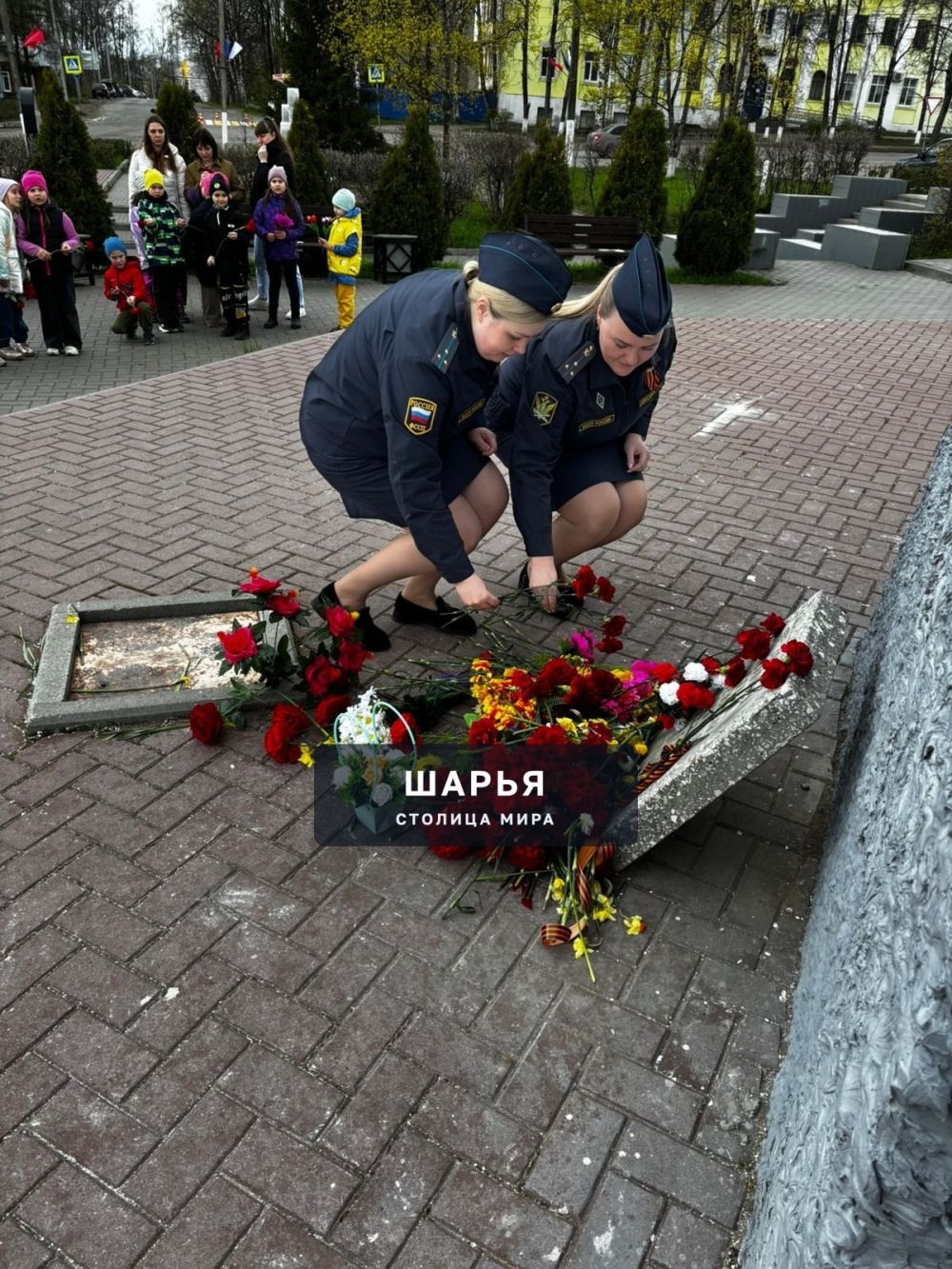 В преддверии 80-летия Великой Победы сотрудники ОСП по Шарьинскому и Поназыревскому районам… — Шарья — фото 5
