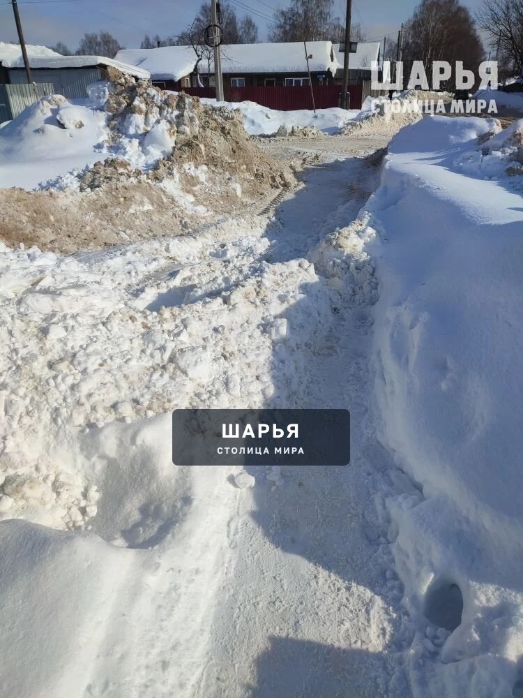 Снег до сих пор мешает пешеходам Шарьи — Шарья — фото 3