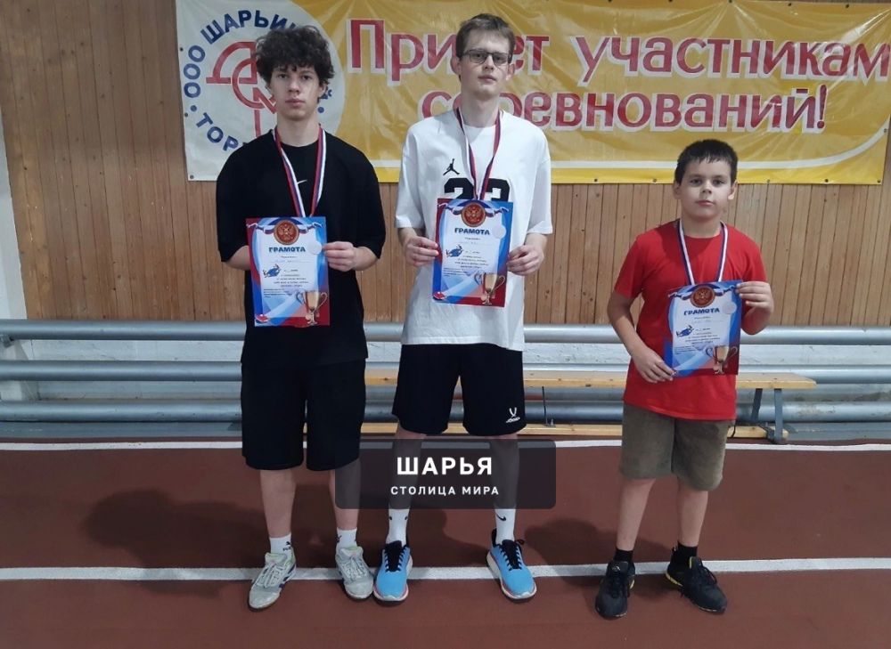 В минувшее воскресение в манеже СШОР прошел турнир по настольному теннису среди учащихся школ… — Шарья — фото 1