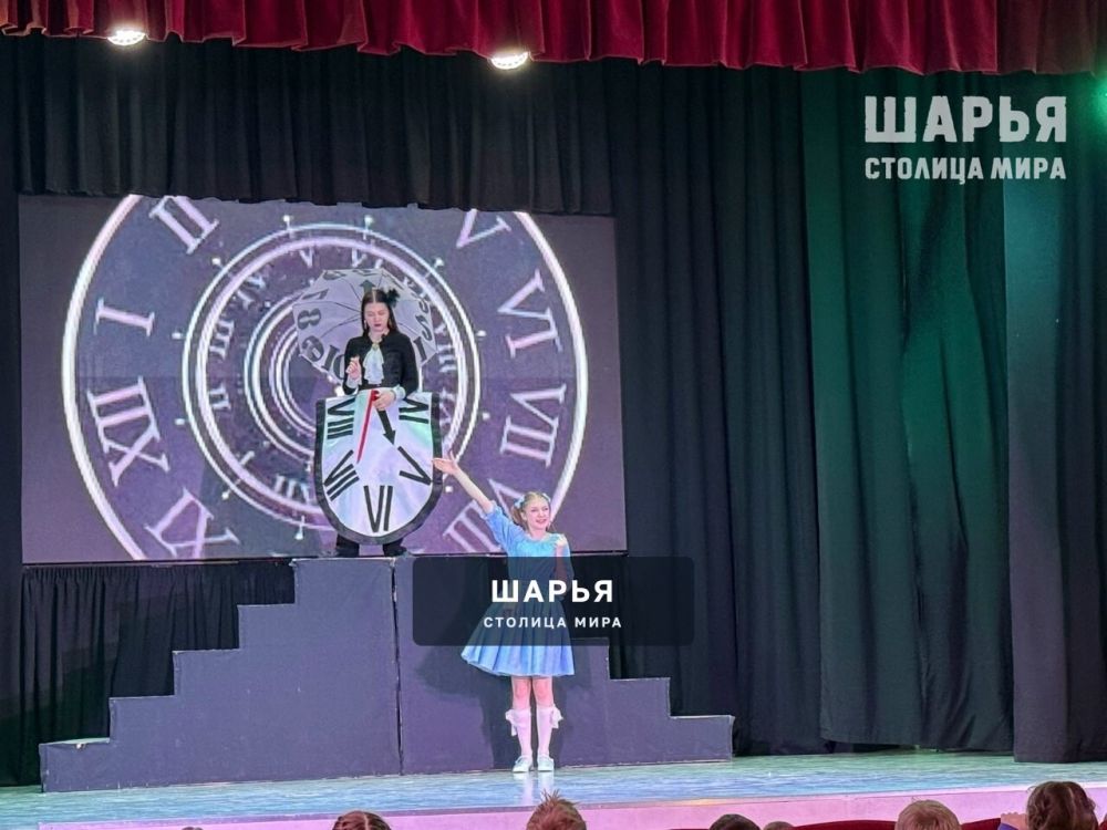 Несколько дней шарьинцы наслаждались музыкальным спектаклем "Время для Алисы" — Шарья — фото 2