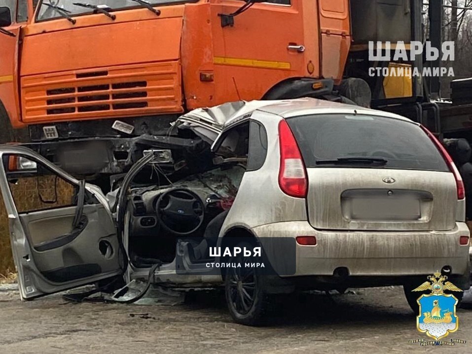 В Красносельском районе сотрудники Госавтоинспекции устанавливают обстоятельства смертельной… — Шарья — фото 2