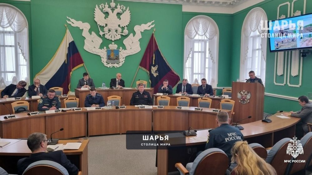 Метровые сугробы "намекают" на активную подготовку к паводку — Шарья — фото 2
