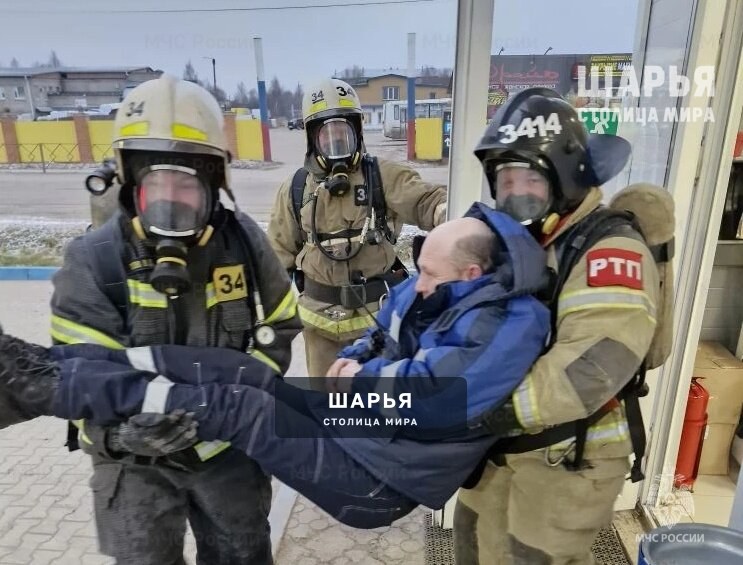 Шарьинские огнеборцы отработали навыки тушения пожара на автозаправочной станции — Шарья — фото 2