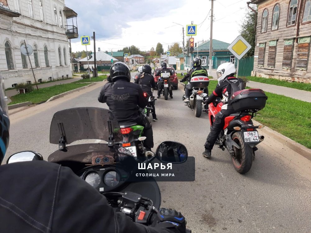 Шарьинские байкеры стали участниками закрытия мотосезона в Костроме — Шарья — фото 2