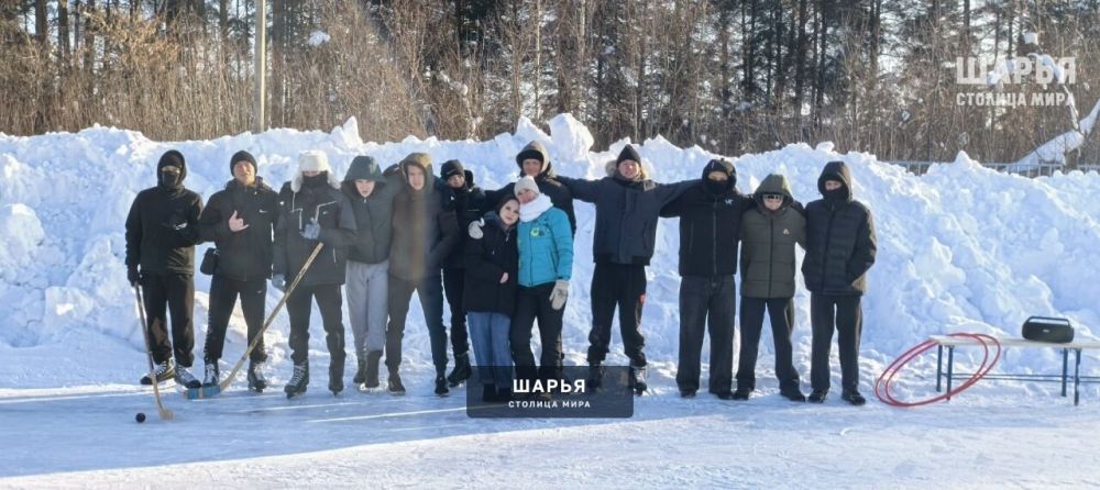 Шарьинские студенты сменили гаечные ключи на клюшки — Шарья