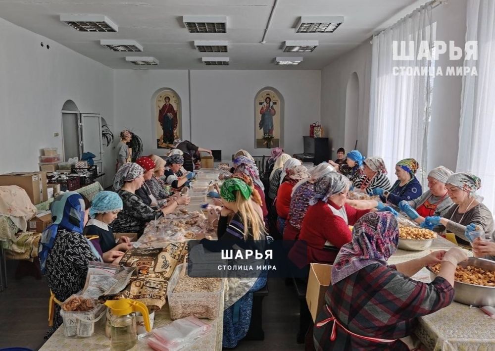На днях хозяюшки Полевой кухни Шарьи 44 отметили 3 года тыловой деятельности — Шарья — фото 5