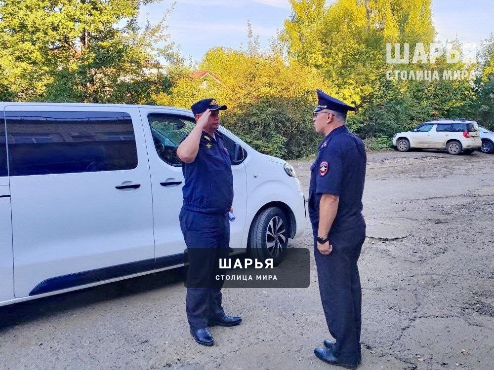 Начальник регионального УМВД Александр Арапов посетил с рабочим визитом дежурную часть Шарью — Шарья — фото 3