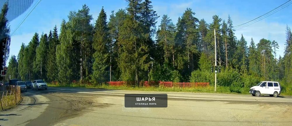 Хочется вернуться к теме подметания дорог на оставшемся в городе асфальте: прошло больше 3-х… — Шарья