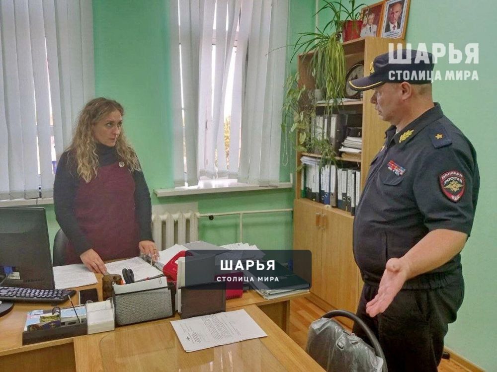 Начальник регионального УМВД Александр Арапов посетил с рабочим визитом дежурную часть Шарью — Шарья — фото 4