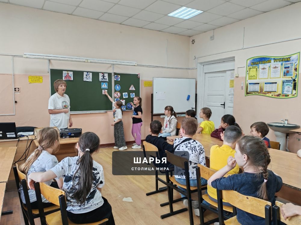 Автоинспектора в профилактических целях посещают пришкольные летние лагеря — Шарья — фото 1