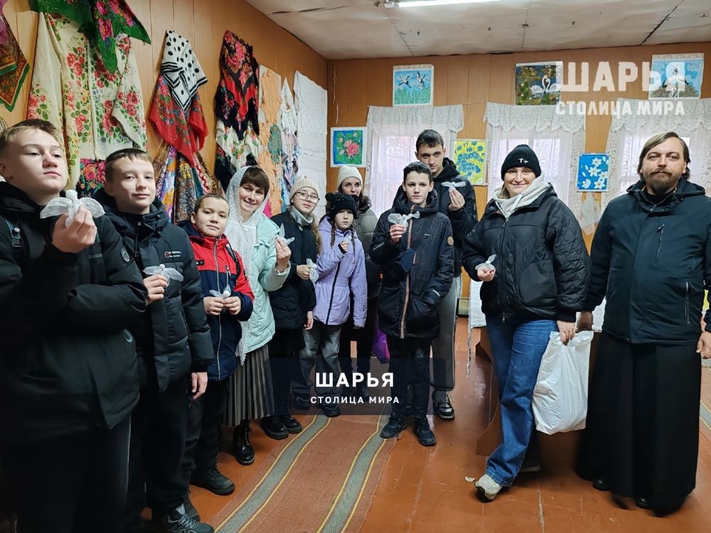 Шарьинские школьники с родителями проехали по святым местам родного района — Шарья — фото 7