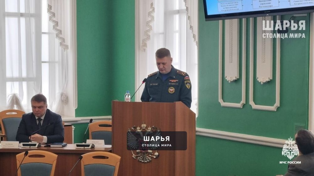 Метровые сугробы "намекают" на активную подготовку к паводку — Шарья — фото 3