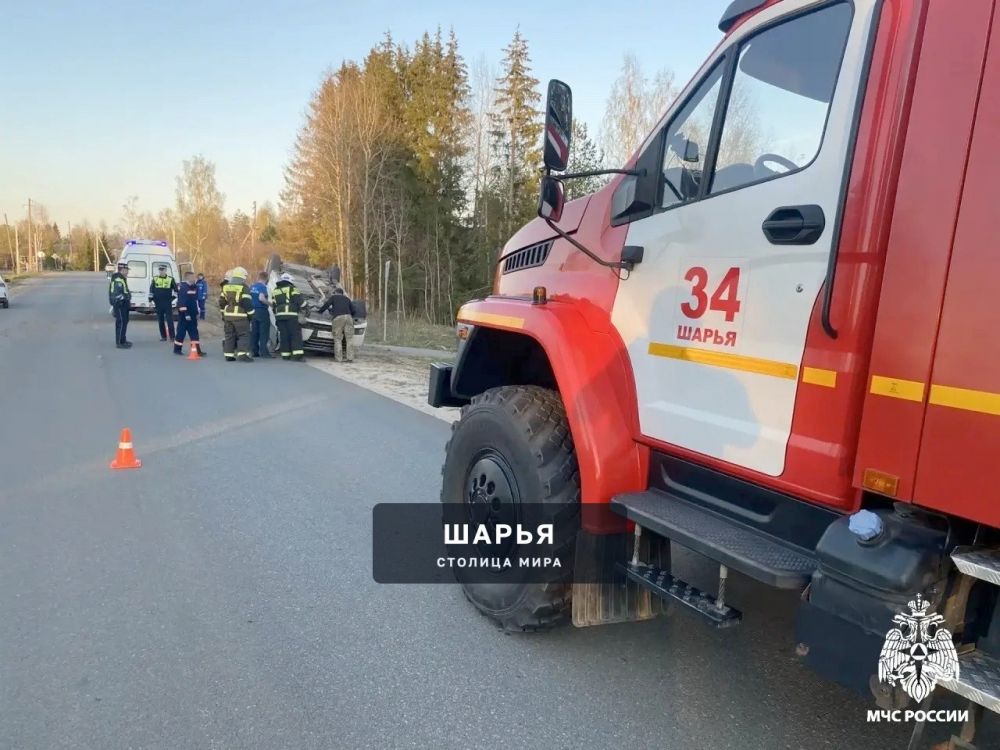 Автомобиль опрокинулся в Костромской области — Шарья — фото 2