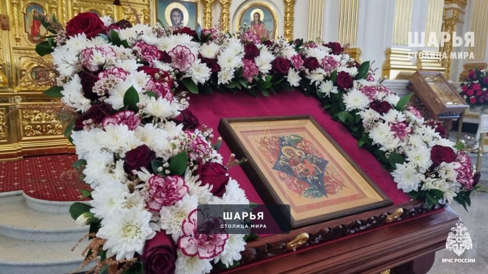 В Костромском кремле состоялся благодарственный молебен перед иконой Божией Матери «Неопалимая… — Шарья
