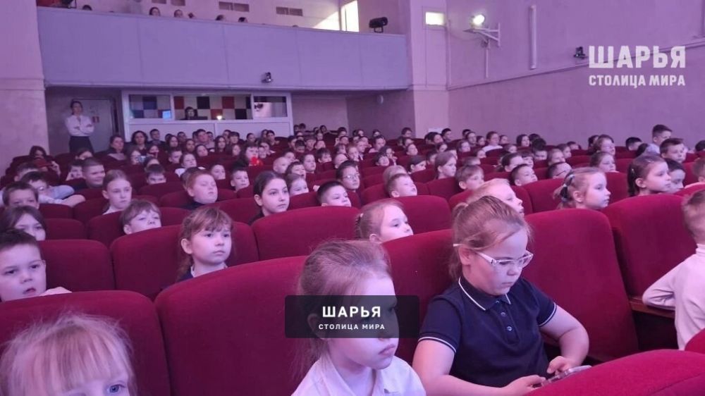 Несколько дней шарьинцы наслаждались музыкальным спектаклем "Время для Алисы" — Шарья — фото 6