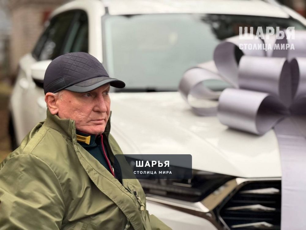 Ключи от новой адаптированной машины шарьинец получил из рук губернатора — Шарья — фото 2