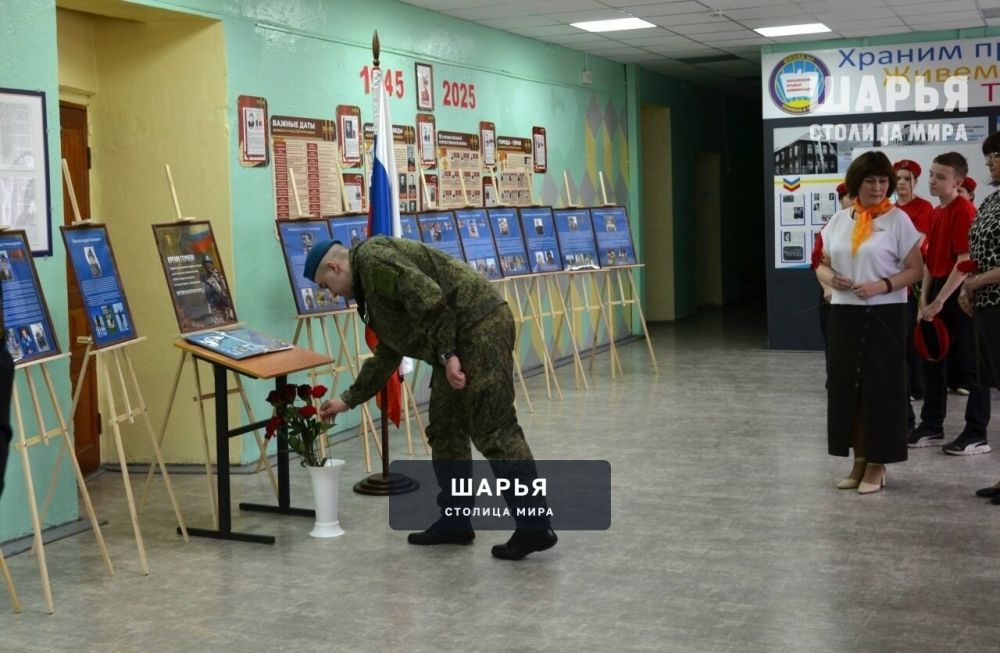 «Линейка памяти» прошла в шарьинской школе — Шарья — фото 5