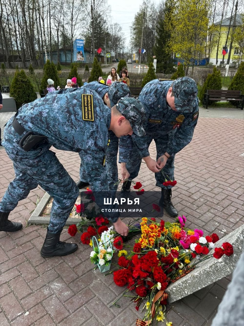 В преддверии 80-летия Великой Победы сотрудники ОСП по Шарьинскому и Поназыревскому районам… — Шарья — фото 4