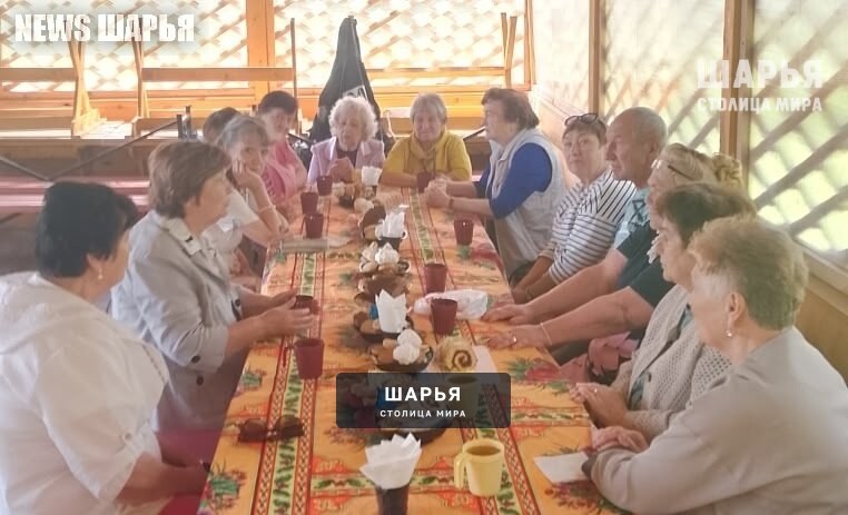 В Городском парке прошла встреча людей старшего поколения, посвященная Дню памяти и скорби — Шарья — фото 3