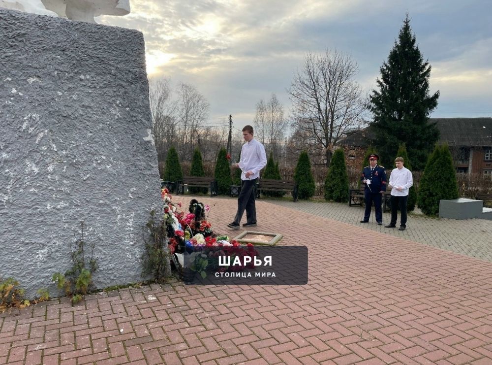 В Шарье почтили память павших воинов — Шарья — фото 2