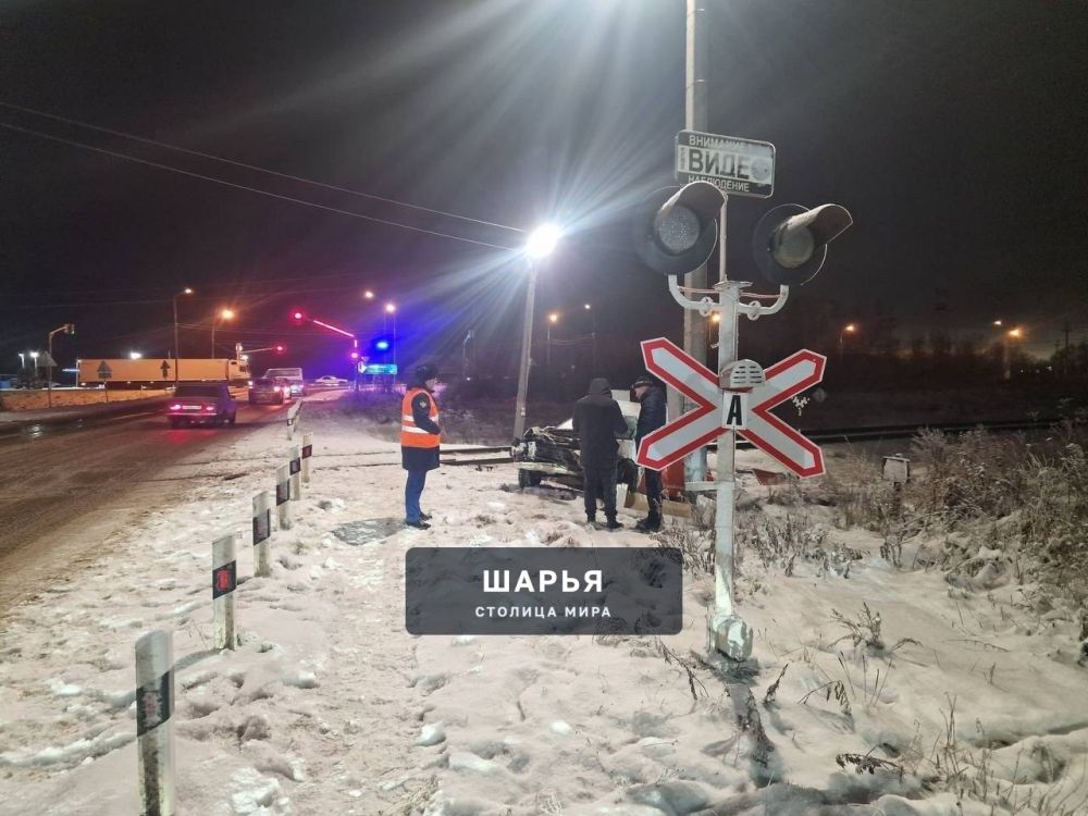 ДТП в Костромской области:25 декабря легковая машина столкнулась с поездом на переезде между… — Шарья — фото 3