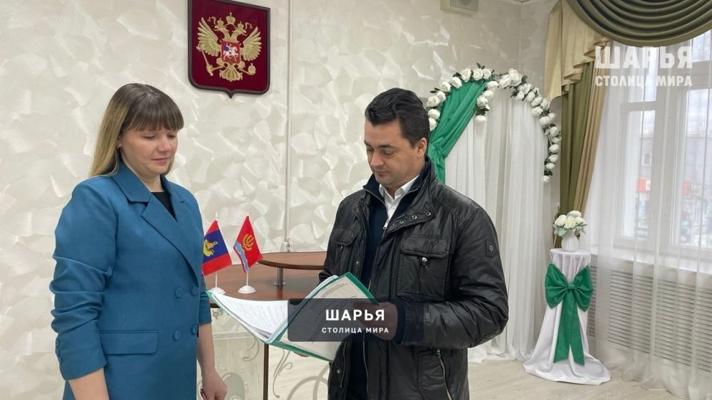 Обновленный интерьер Шарьинского ЗАГСа оценил заместитель губернатора — Шарья — фото 4