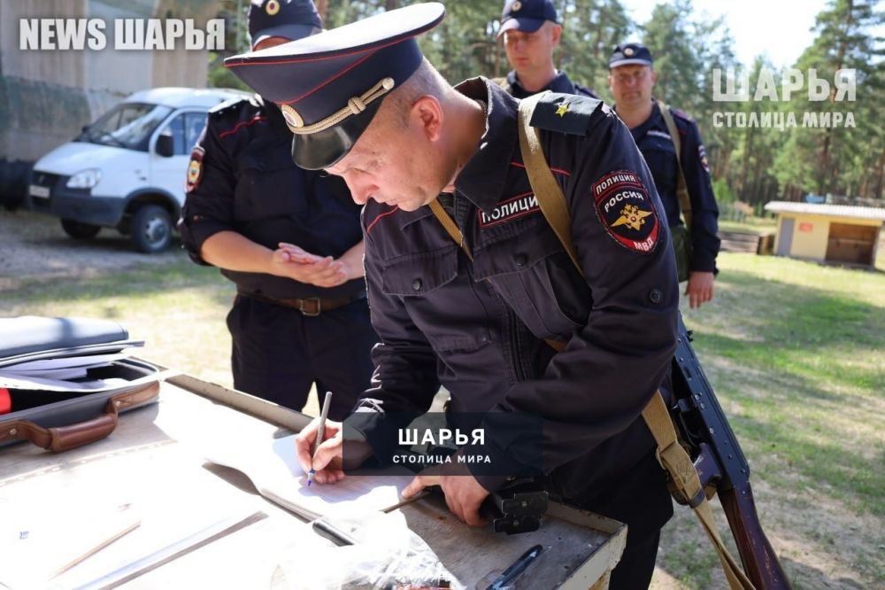 Полицейские усовершенствовали навыки обращения с оружием и знания новых технологий — Шарья — фото 8