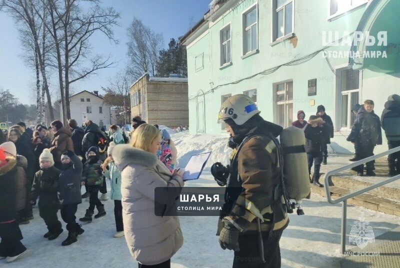 В Шарье прошли пожарно-тактические учения в школе — Шарья — фото 6
