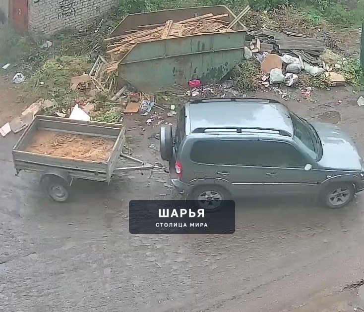 Шарьинцы продолжают захламлять контейнерные площадки — Шарья — фото 2