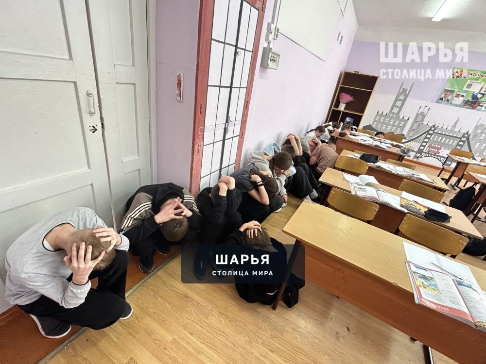 В школах Шарьи проводят учения, направленные на отработку действий в случае угрозы атаки БПЛА — Шарья — фото 5