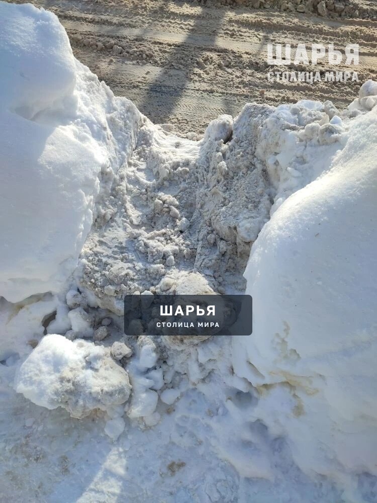 Снег до сих пор мешает пешеходам Шарьи — Шарья — фото 2