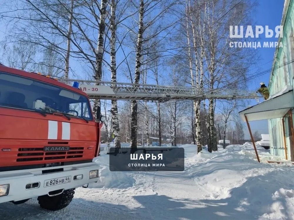 И вновь огнеборцы спасают шарьинцев от сосулек и снега — Шарья — фото 3