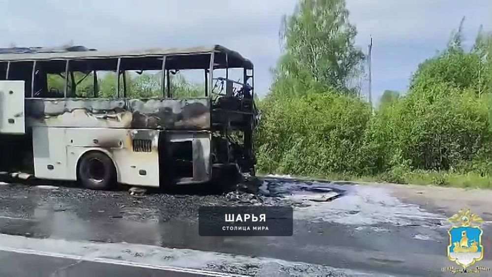 Автобус, перевозивший детей в загородный лагерь, сгорел — Шарья