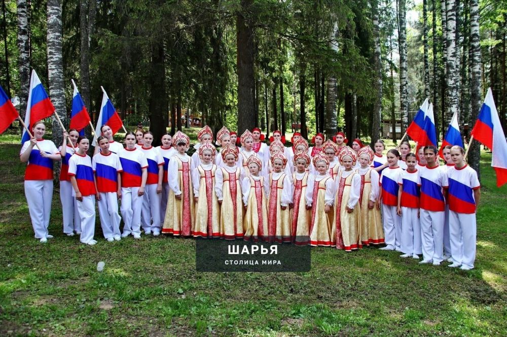 В День России шарьинцы собрались в Городском парке — Шарья — фото 1