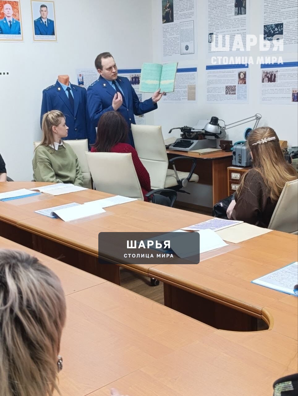 Судьи и сотрудники Шарьинского районного суда посетили музей Шарьинской межрайонной прокуратуры — Шарья — фото 3