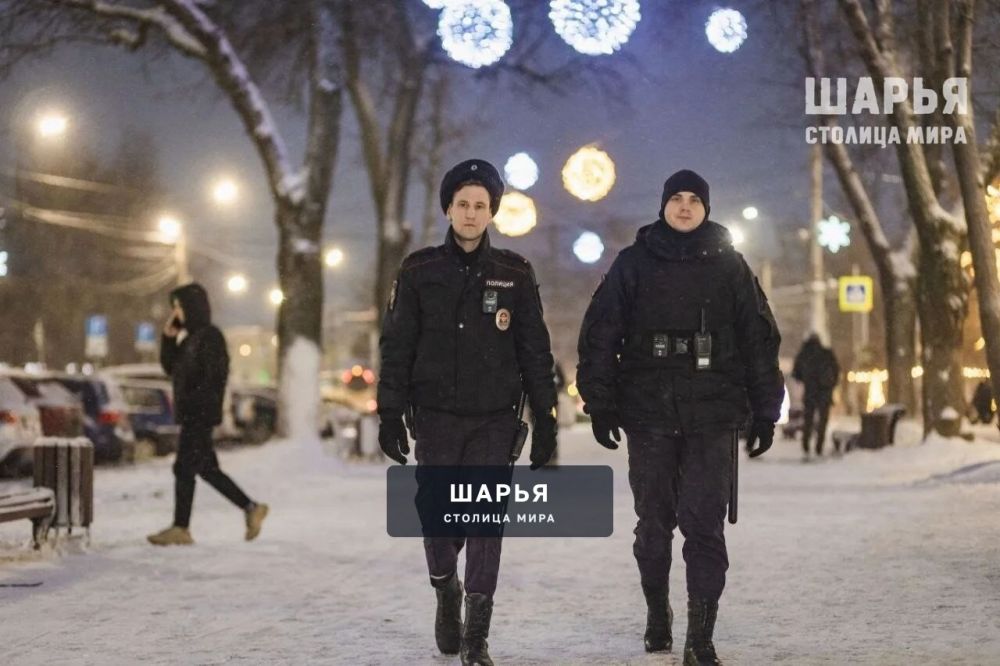 Сотрудники полиции обеспечили безопасность граждан в новогоднюю ночь — Шарья — фото 2