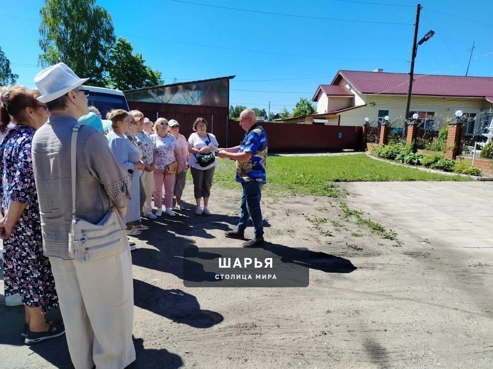 Активисты Центра общения ОСФР в Шарье прикоснулись к истории города накануне Дня России — Шарья — фото 2