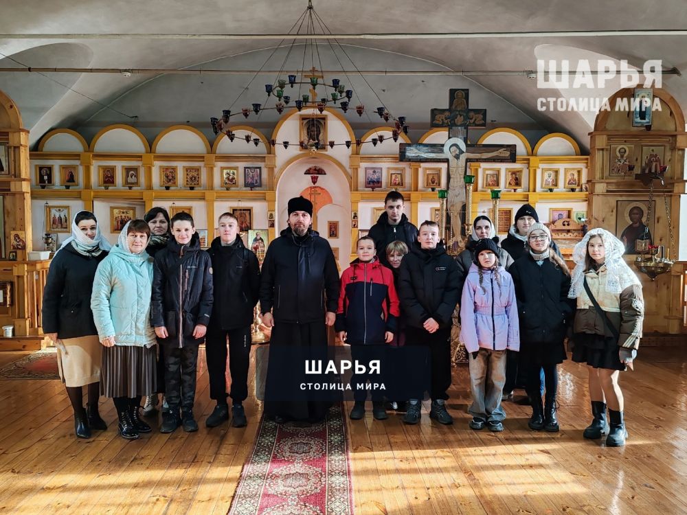 Шарьинские школьники с родителями проехали по святым местам родного района — Шарья — фото 6