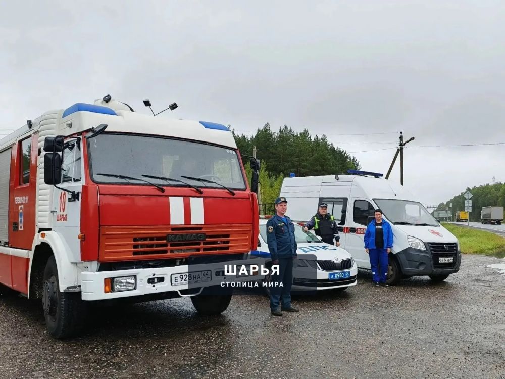 Шарьинские автополицейские организовали межведомственный пункт консультаций для водителей — Шарья