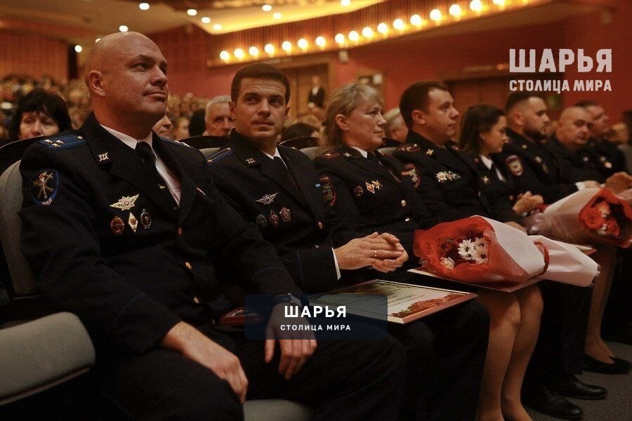 Сотрудники полиции отмечены ведомственными наградами — Шарья — фото 9