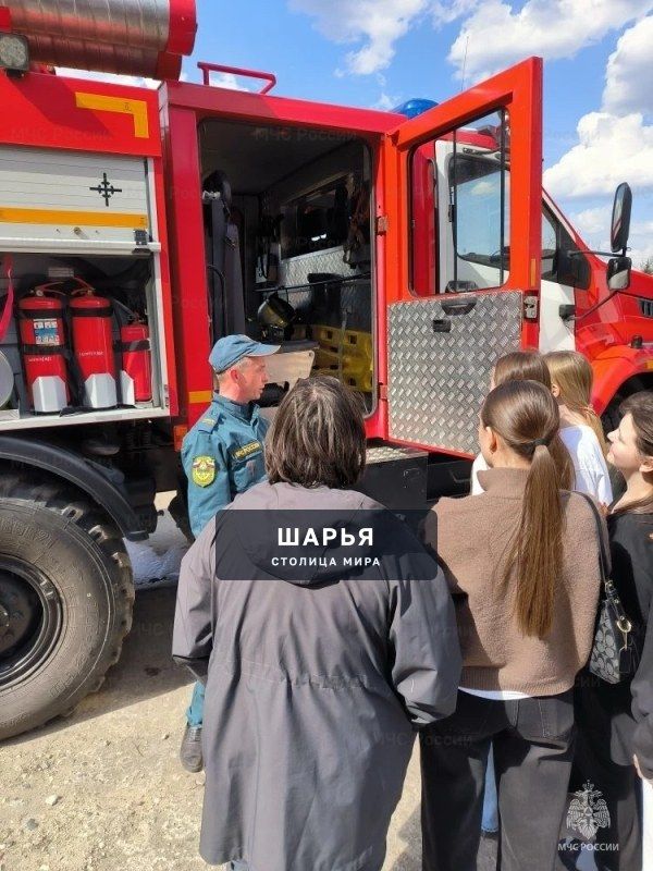 Будущих медиков познакомили с профессией пожарного — Шарья — фото 3